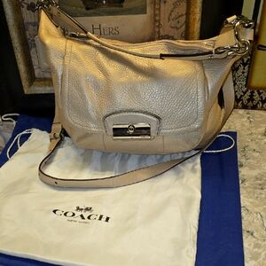 *EUC* Coach Cream/Champagne Color  Shoulder Bag with Luxurious Leather Finish